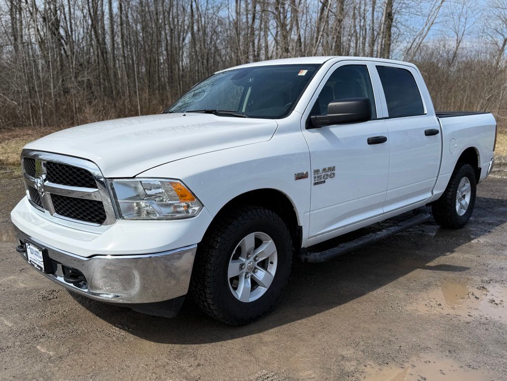 Bright White Clearcoat 2023 RAM 1500 Classic SLT Crew Cab 4WD Pickup Truck Four-Wheel Drive 8-Speed Automatic