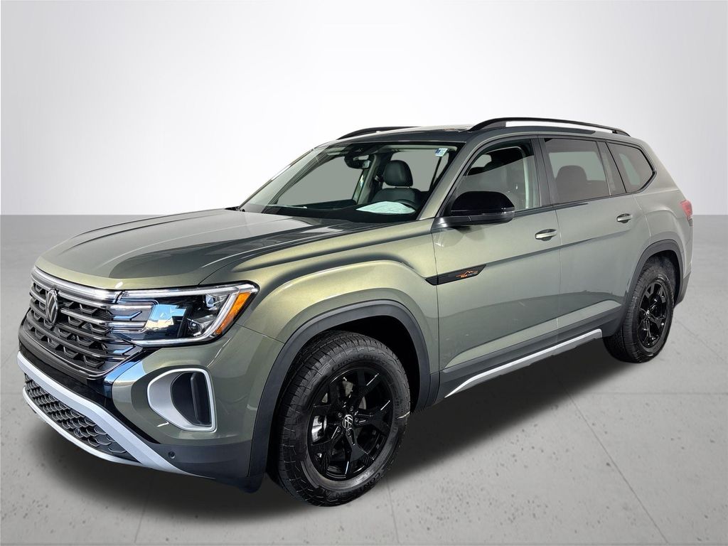 2025 Volkswagen Atlas Peak Edition SE photo 2