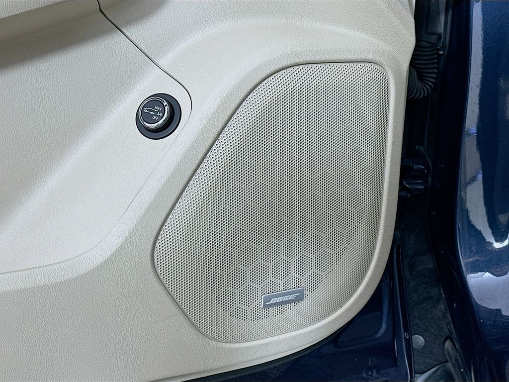 Thumbnail: 2019 GMC Acadia - 19