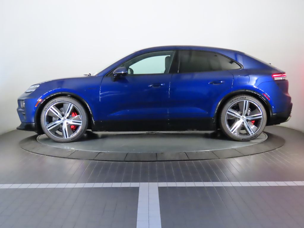 Thumbnail: 2025 Porsche Macan - 2