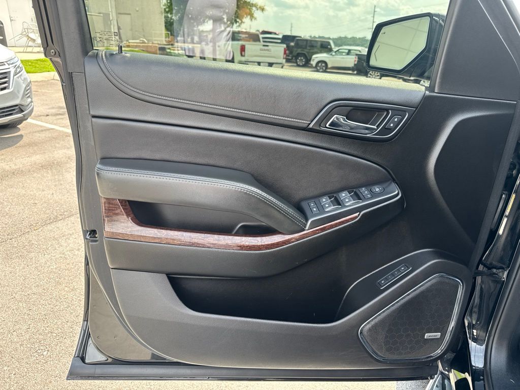 Used 2020 Black GMC SLT image 9