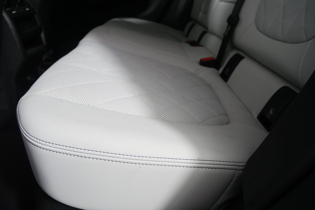 Thumbnail: 2024 BMW X6 - 14