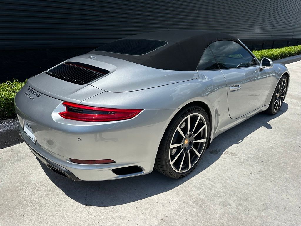 Thumbnail: 2017 Porsche 911 - 10