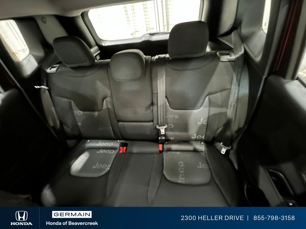 Used 2015 Orange Jeep Latitude image 28