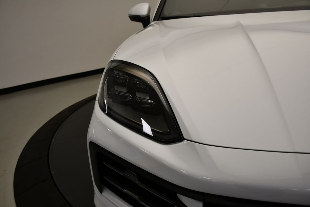 Thumbnail: 2026 Porsche Cayenne - 15