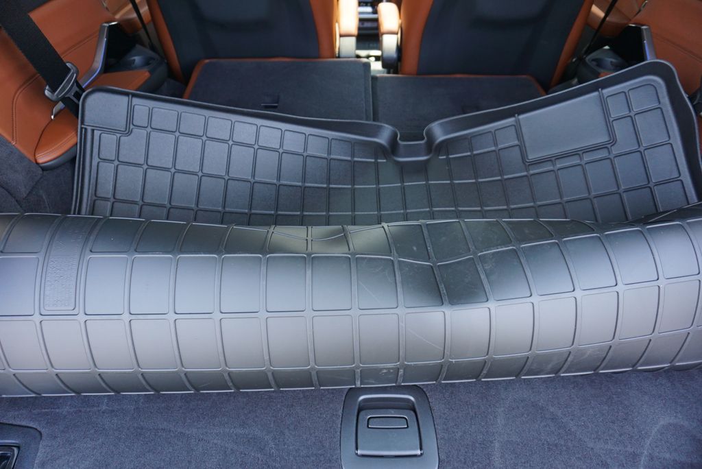Thumbnail: 2026 BMW X7 - 21