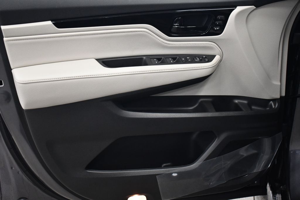 Thumbnail: 2026 Honda Odyssey - 8