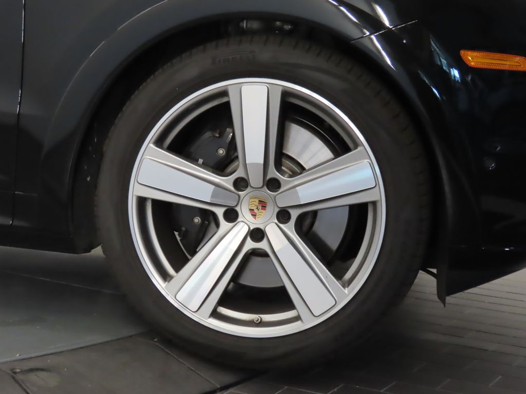 Thumbnail: 2025 Porsche  - 11