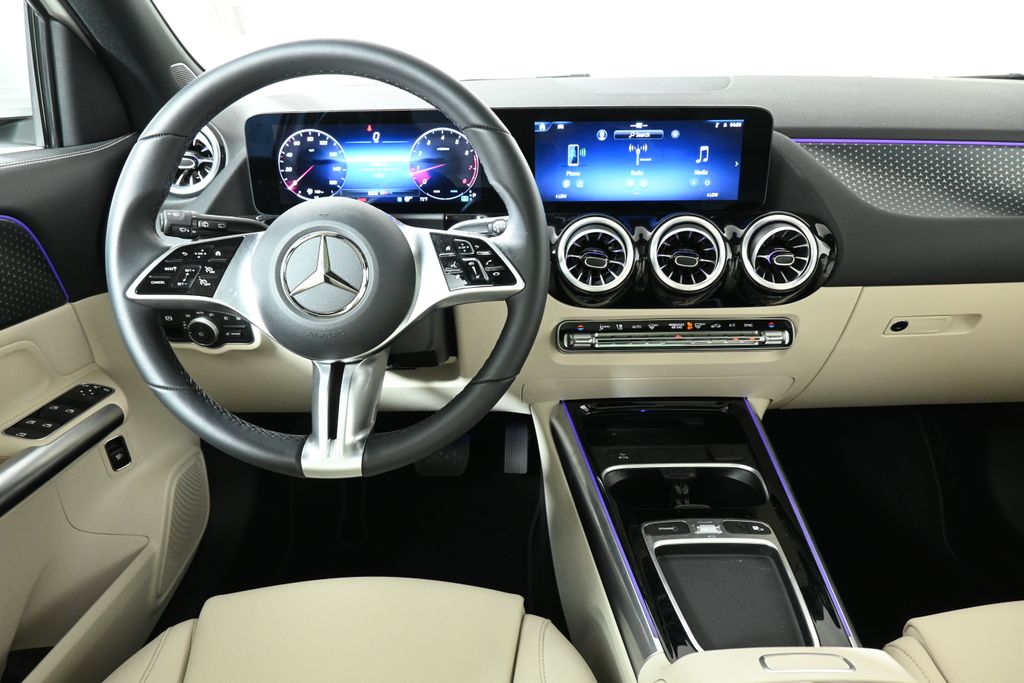 2025 Mercedes-Benz GLA 250 4MATIC 4