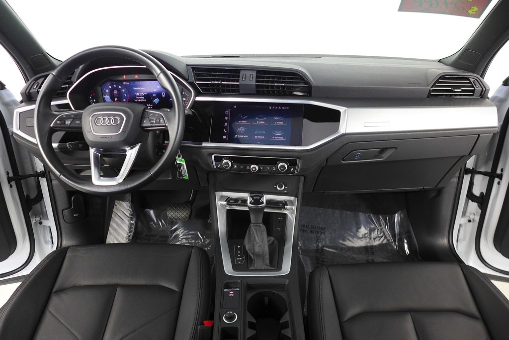Thumbnail: 2022 Audi Q3 - 25