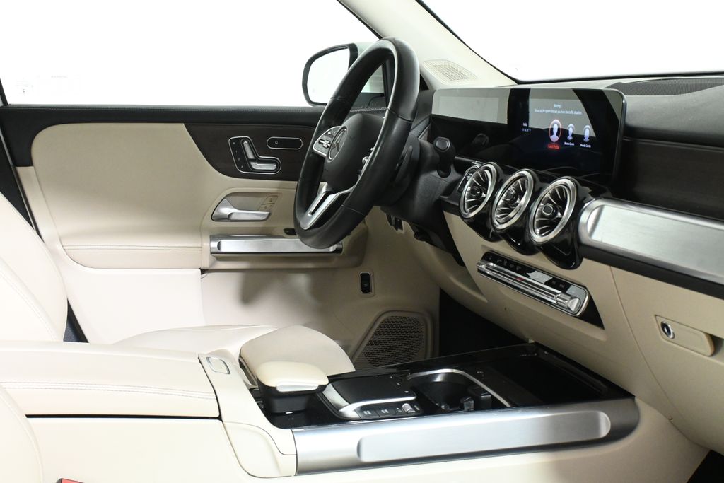 Thumbnail: 2022 Mercedes-Benz GLB - 32