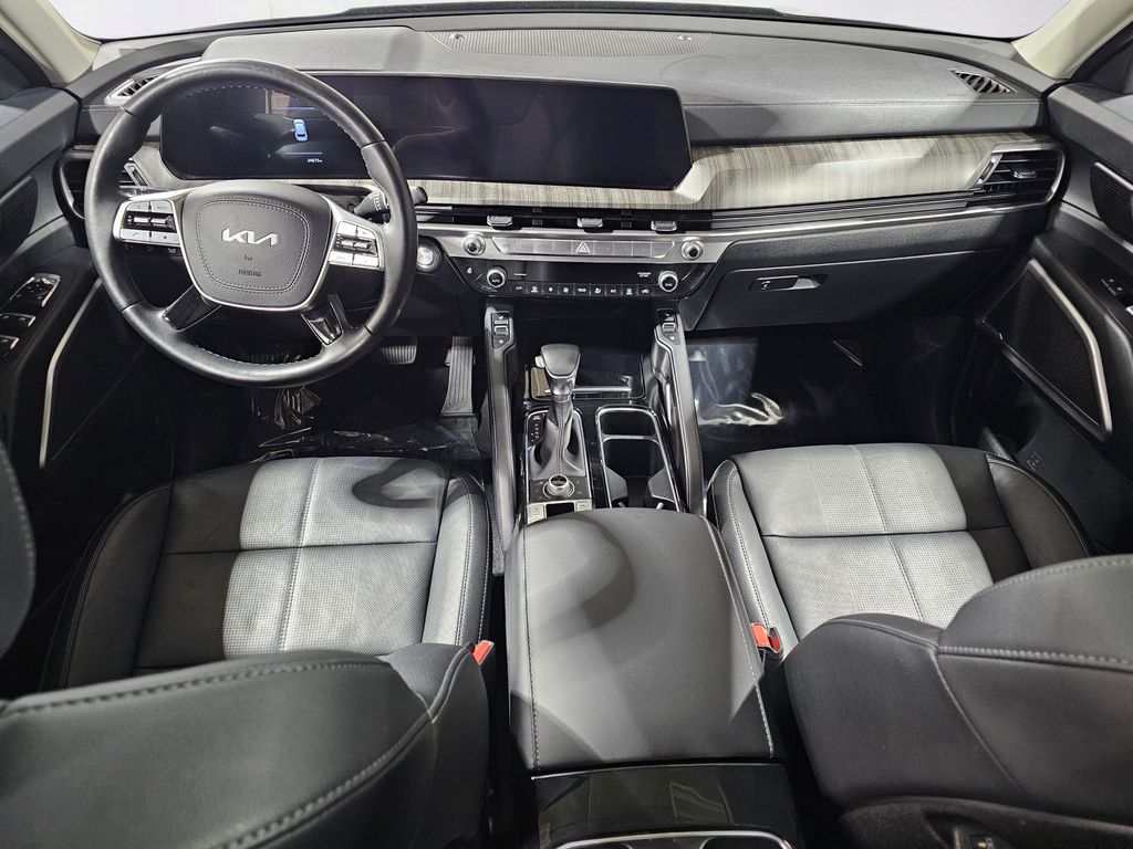 Used 2024 Gray Kia EX image 5