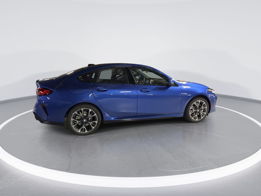 Thumbnail: 2025 BMW 2 Series - 8