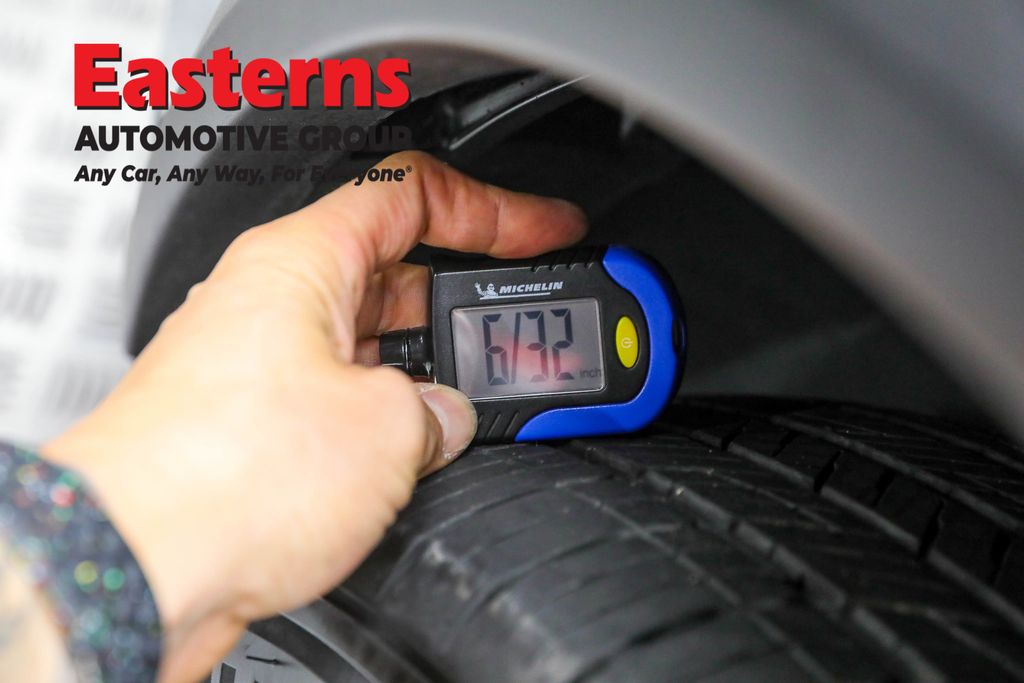 Used 2023 Gray Nissan SL image 27