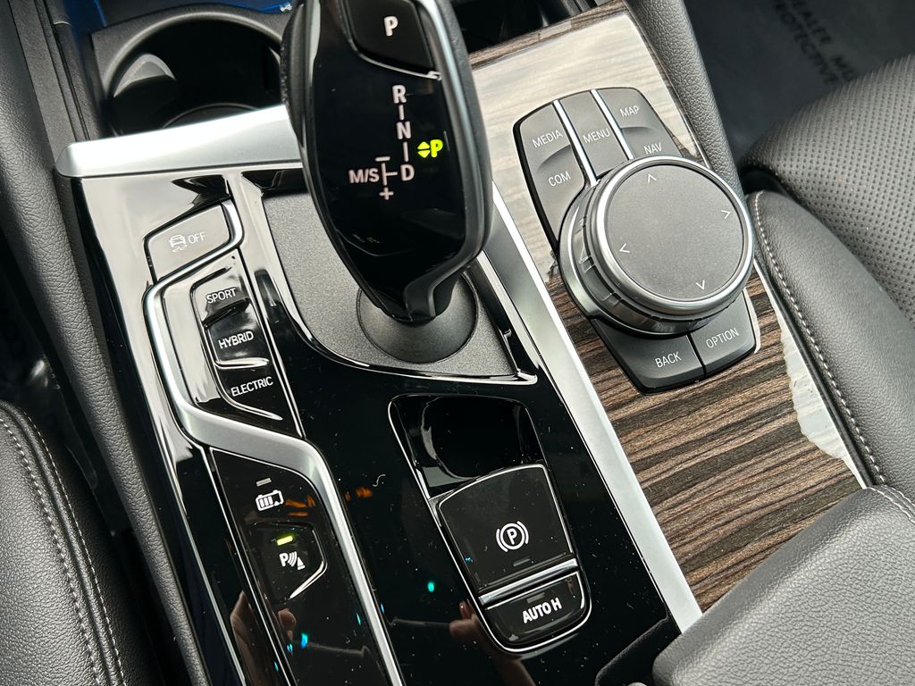 Thumbnail: 2023 BMW 5 Series - 27