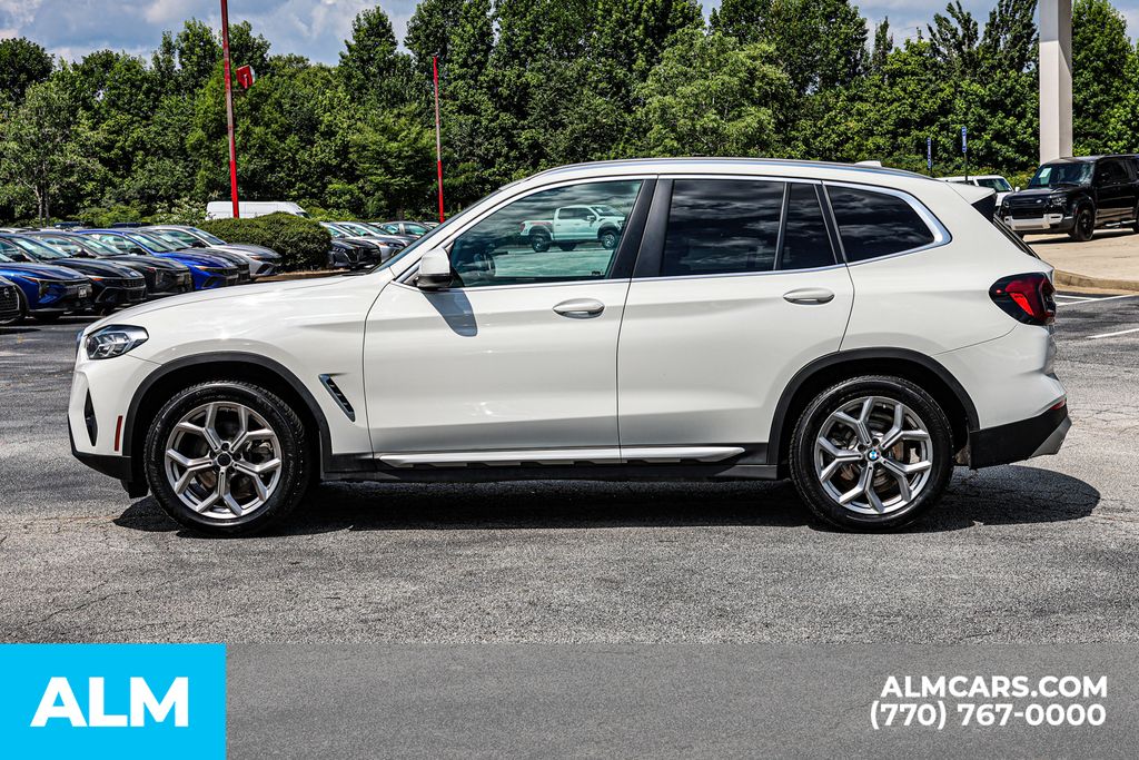 Used 2024 White BMW xDrive30i image 9