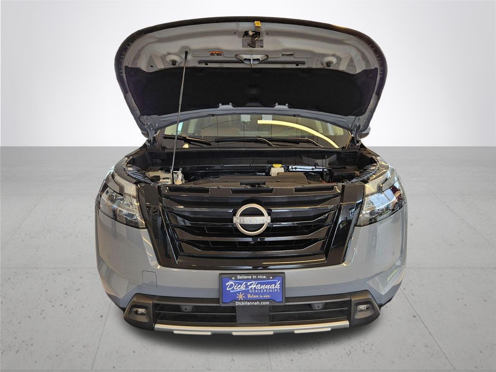 2023 Nissan Pathfinder Platinum