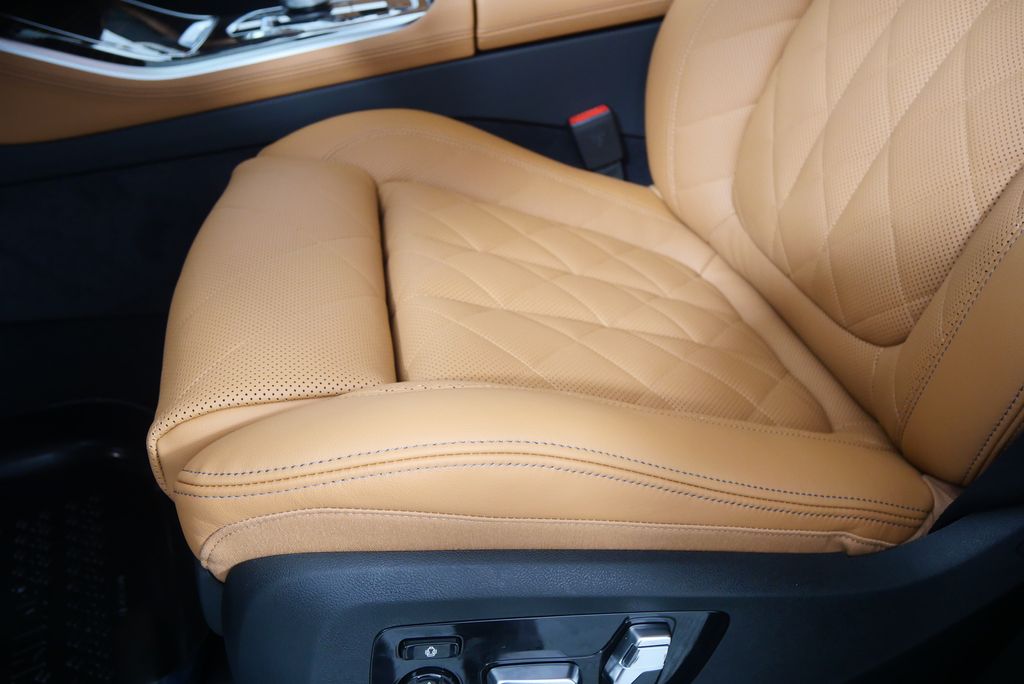 Thumbnail: 2026 BMW X5 - 10