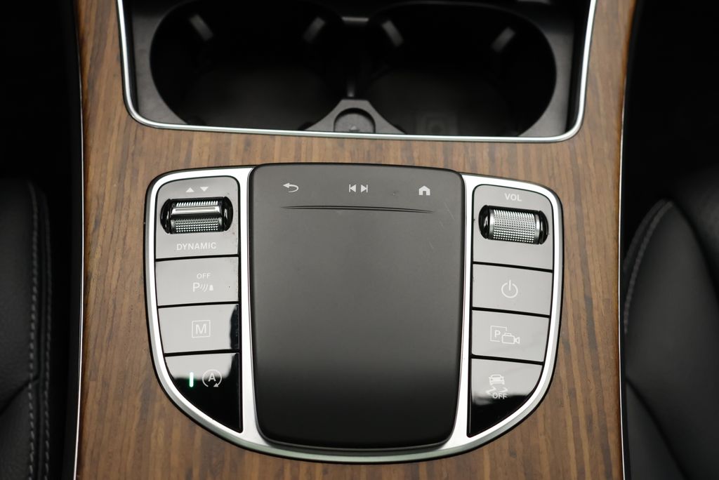 Thumbnail: 2022 Mercedes-Benz GLC - 29