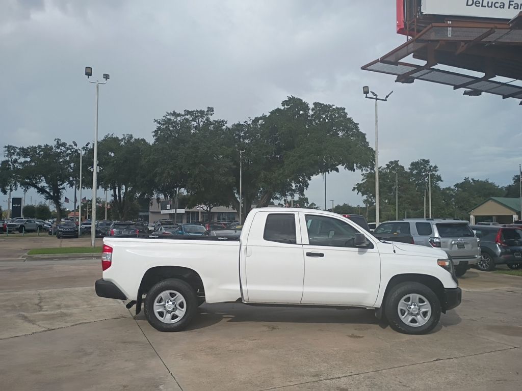 Super White 2019 Toyota Tundra Pickup Truck 4X2 6-Speed Automatic Overdrive