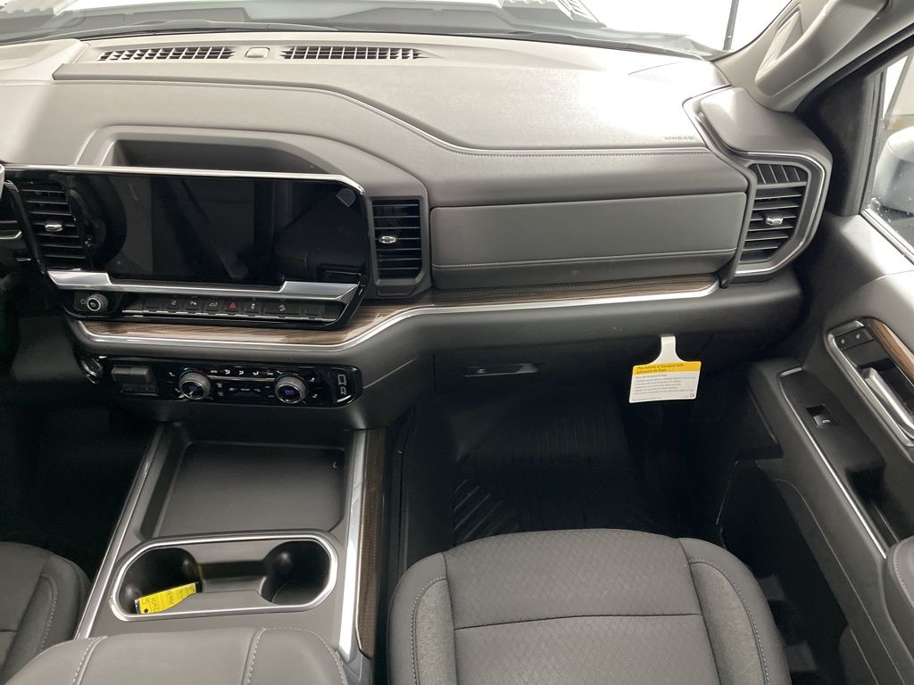 Thumbnail: 2026 Chevrolet Silverado 2500 - 17