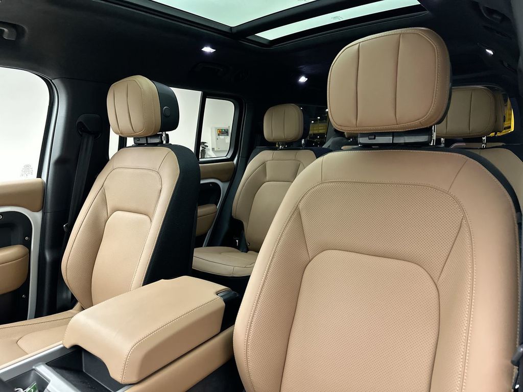 Thumbnail: 2025 Land Rover Defender - 11