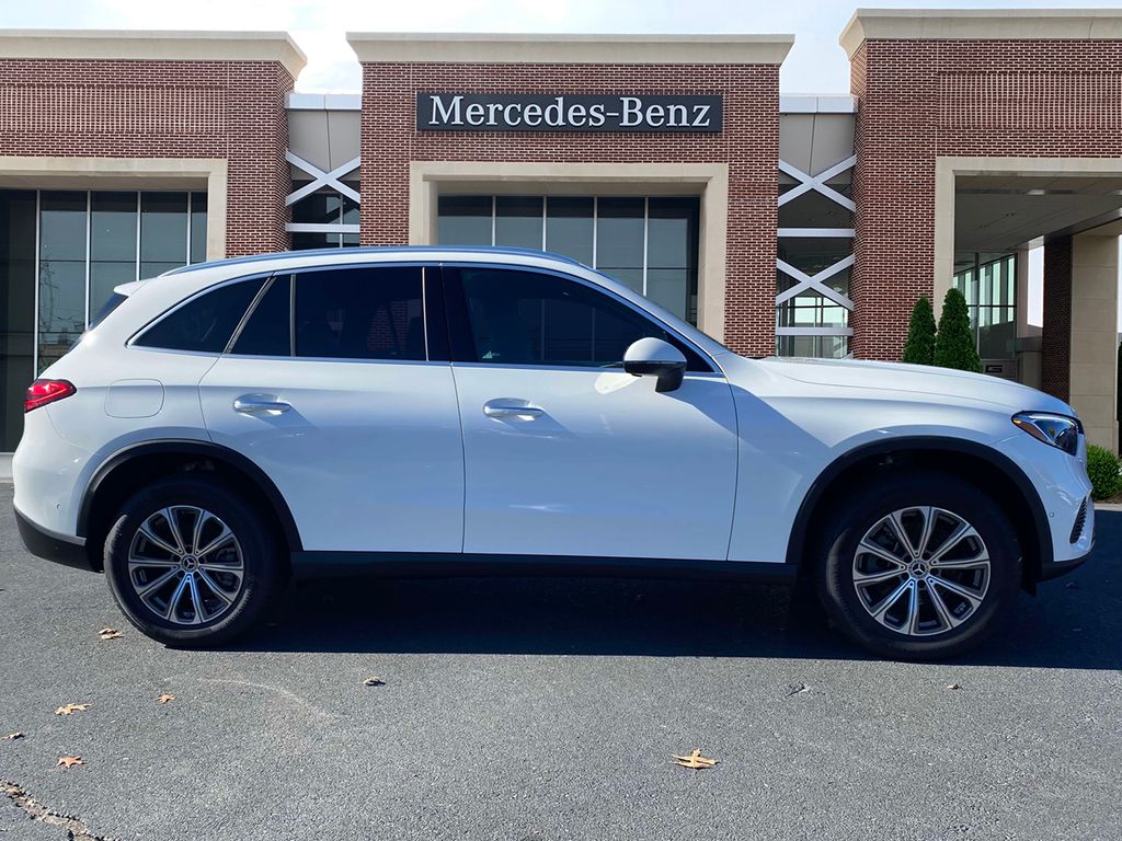 2025 Mercedes-Benz GLC 300 4