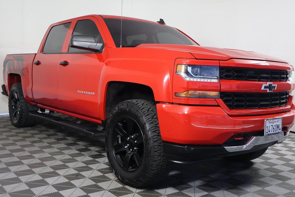 Thumbnail: 2018 Chevrolet Silverado 1500 - 3