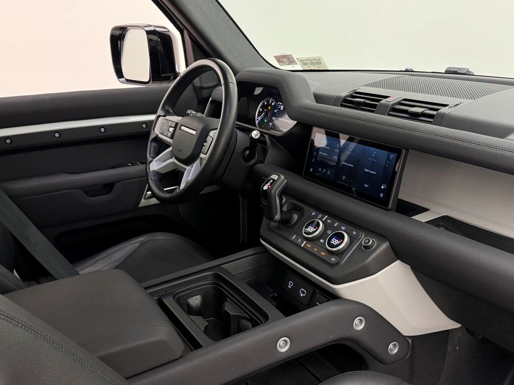 Thumbnail: 2023 Land Rover Defender - 18