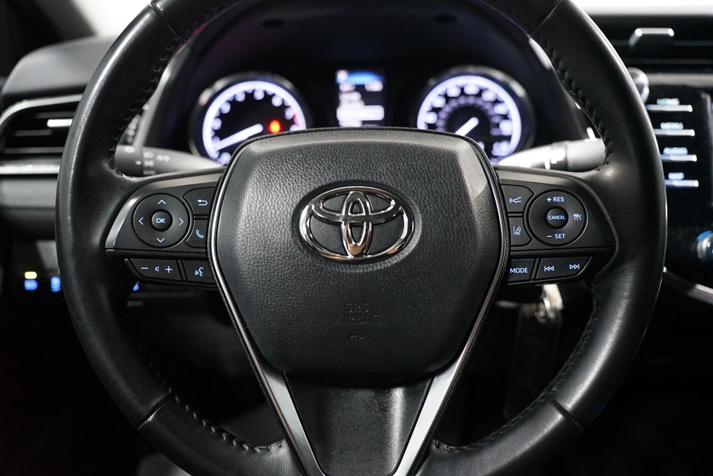 2019 Toyota Camry SE 12