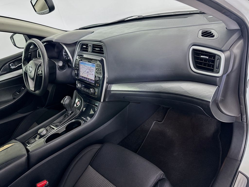 Thumbnail: 2017 Nissan Maxima - 29
