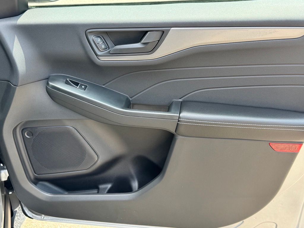 FordEscape23