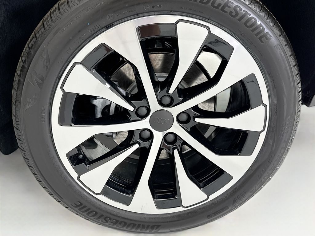 Thumbnail: 2026 Audi Q3 - 30