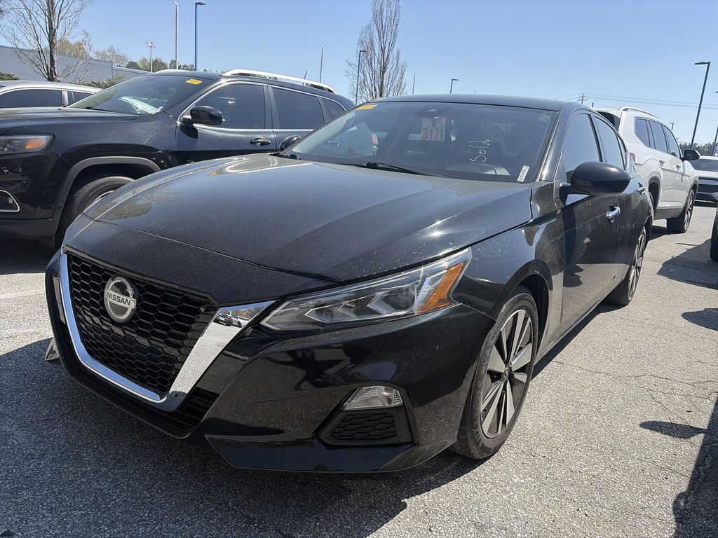 2022 Nissan Altima 2.5 SV FWD