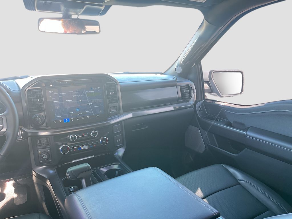 Used 2025 White Ford Lariat image 24