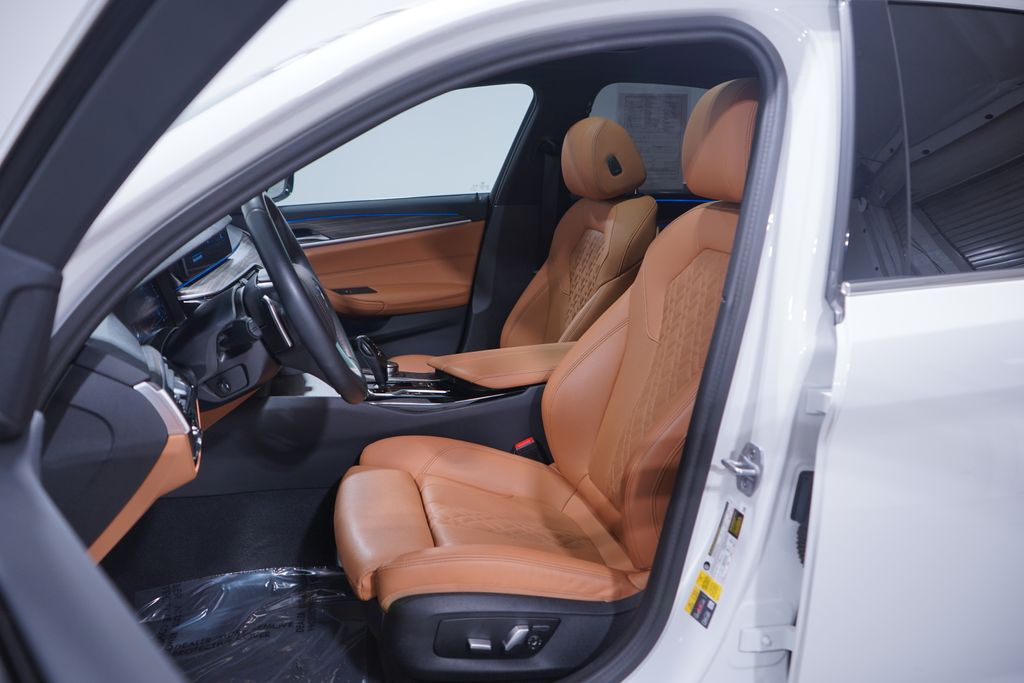 Thumbnail: 2023 BMW 5 Series - 7