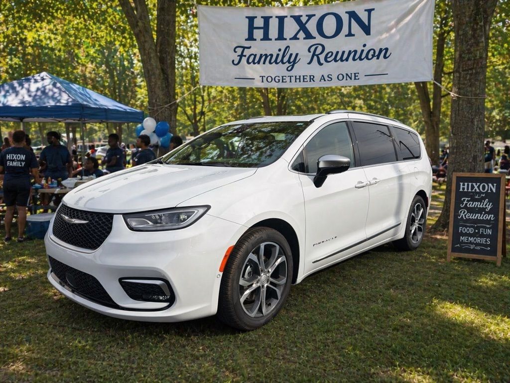 2026 Chrysler Pacifica Pinnacle's photo