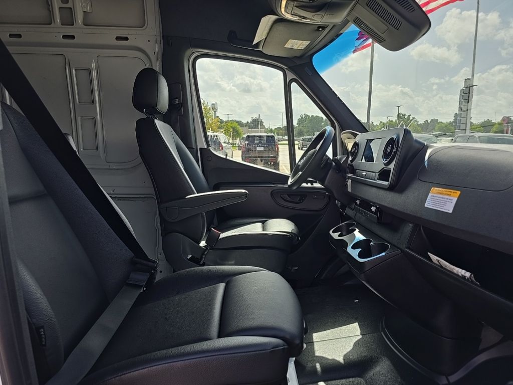 Used 2024 Mercedes-benz Sprinter 2500 Van
