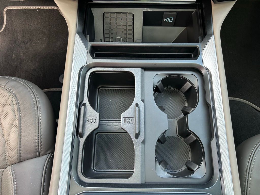 2025 Ford F-450 Super Duty Platinum