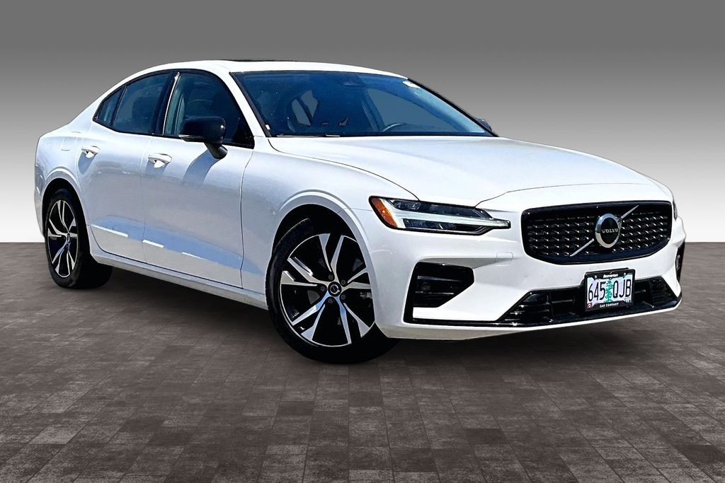 White 2024 Volvo S60 B5 Core Dark Theme FWD Sedan Front-Wheel Drive Automatic