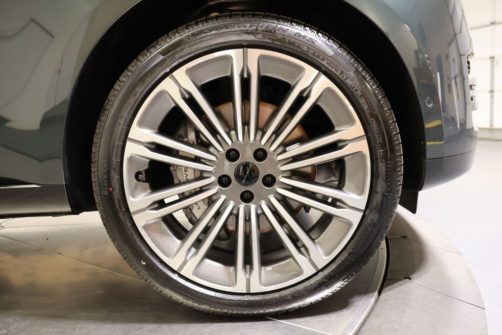 Thumbnail: 2026 Land Rover Range Rover - 12