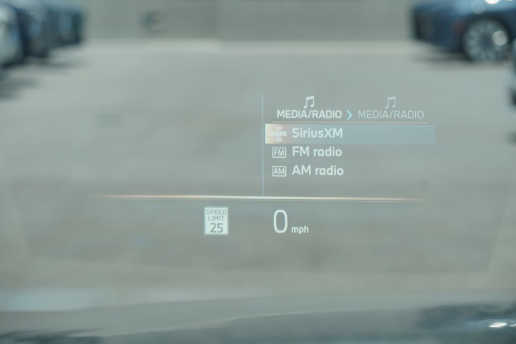 Thumbnail: 2025 BMW 7 Series - 8