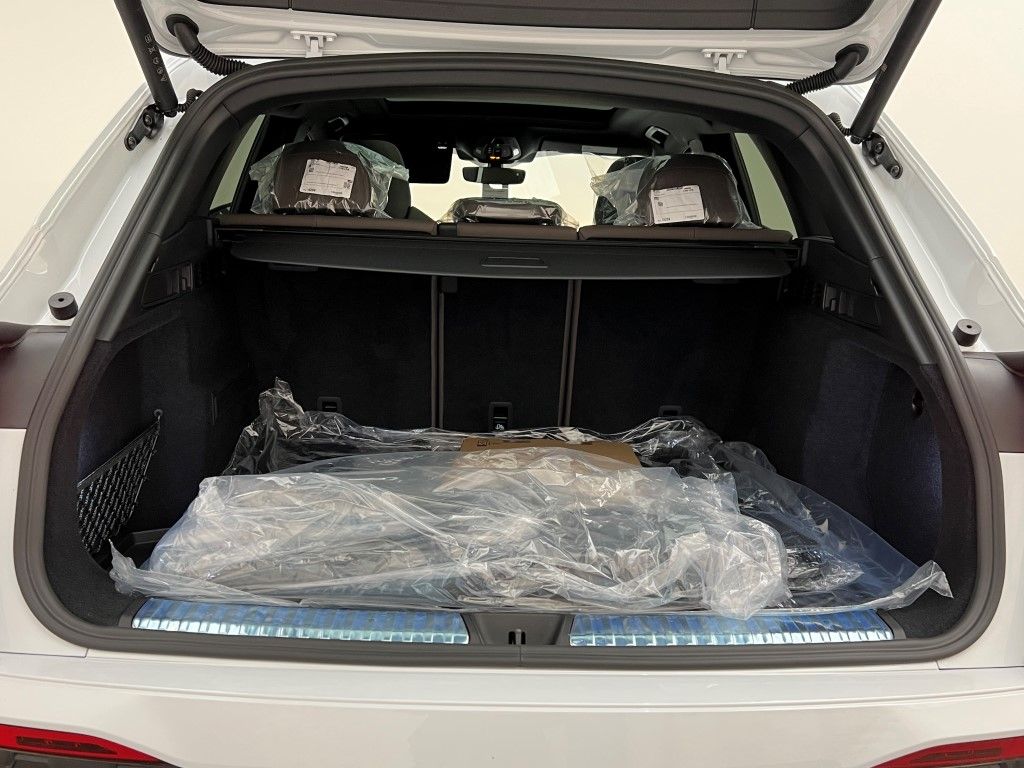 Thumbnail: 2025 Audi Q5 - 10