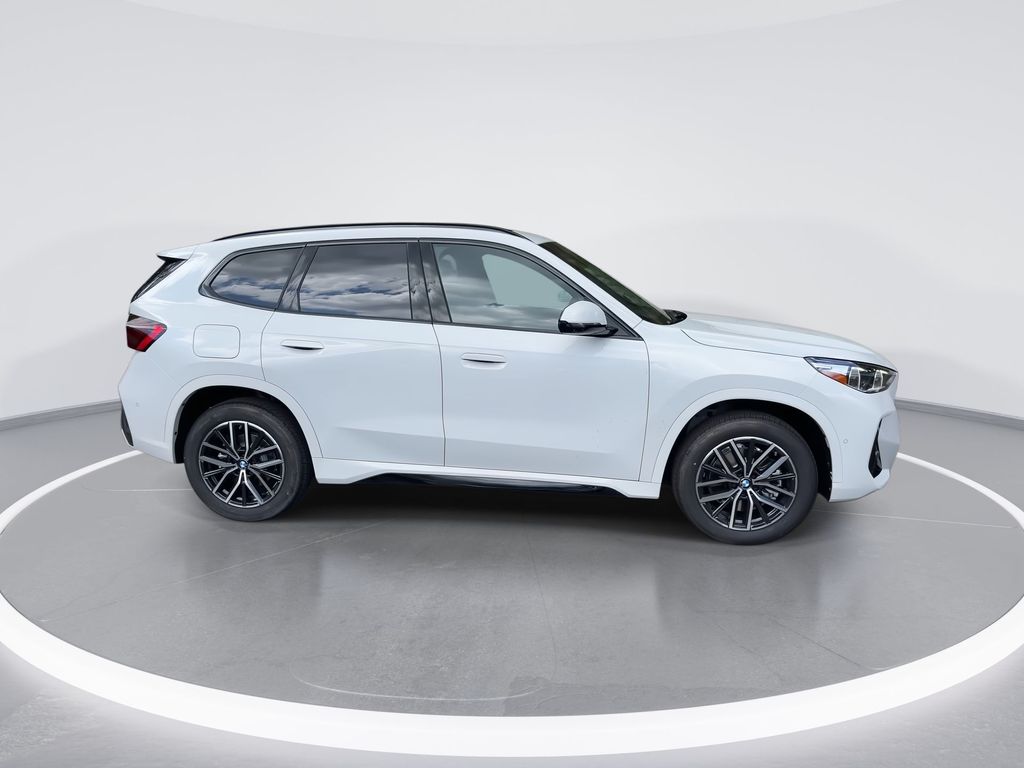 2025 BMW X1 xDrive28i 9