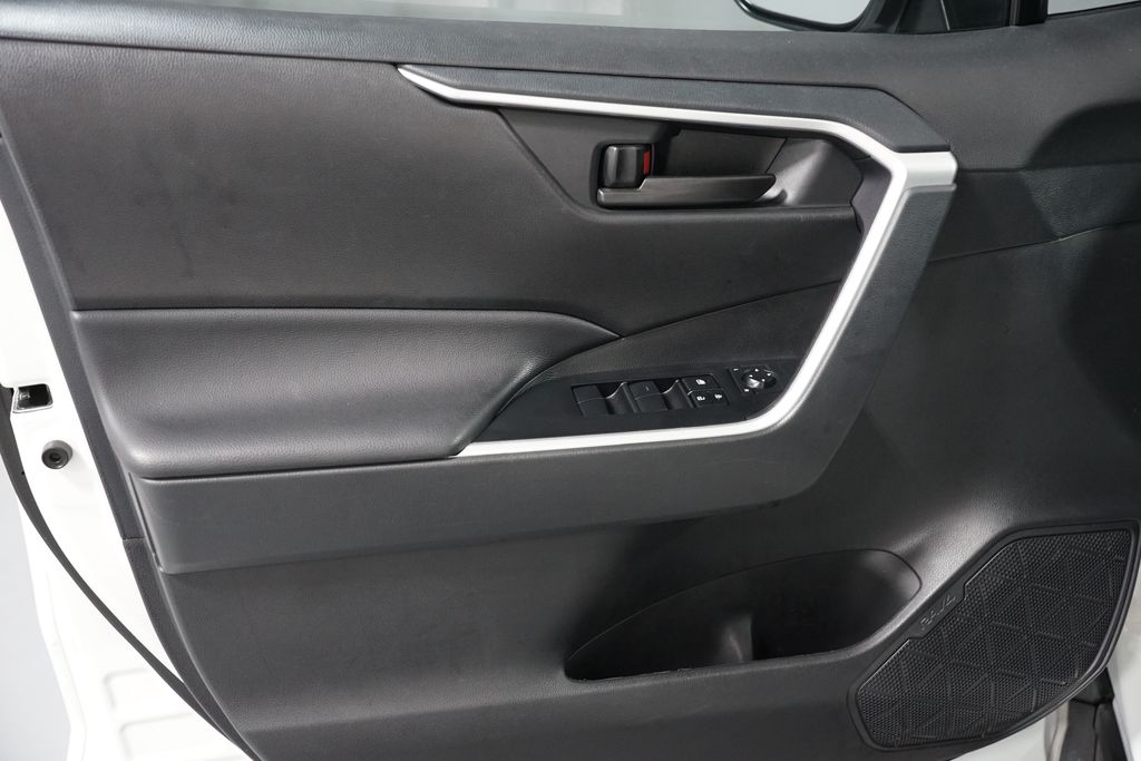 Thumbnail: 2024 Toyota RAV4 - 29