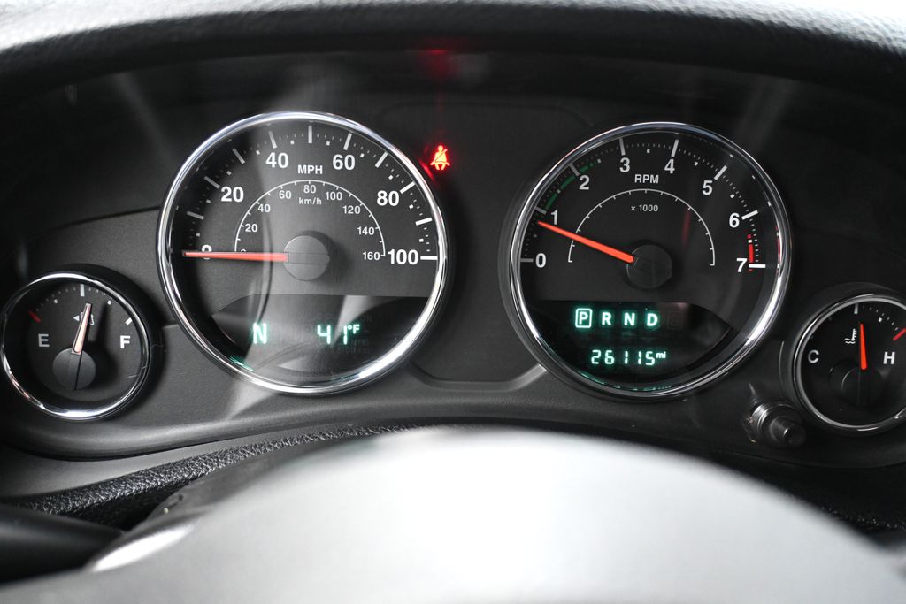 Thumbnail: 2015 Jeep Wrangler - 13