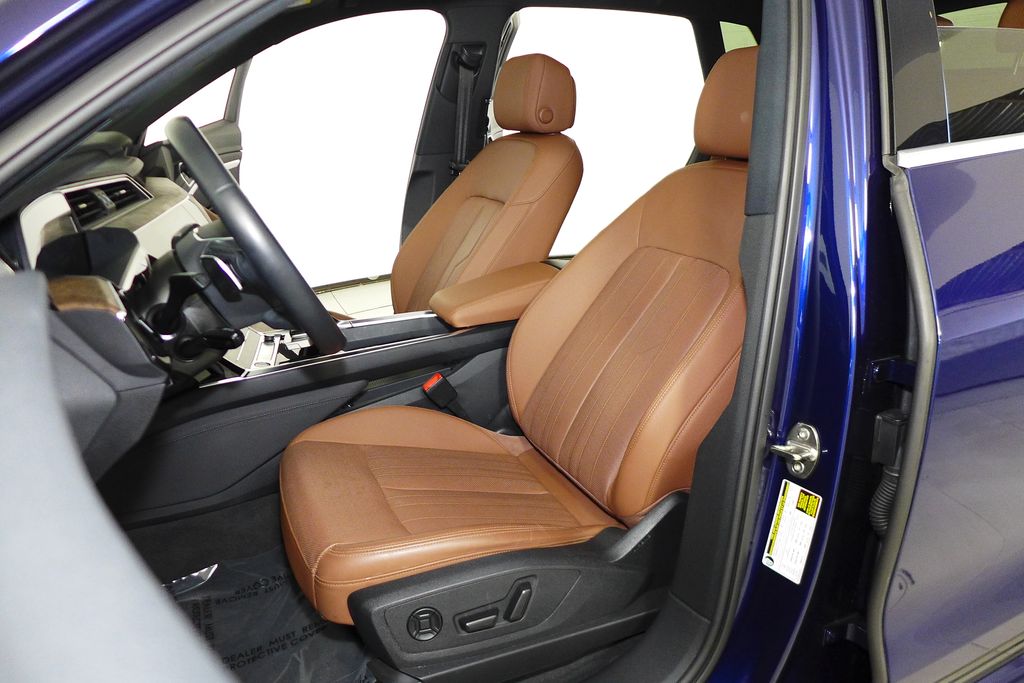 Thumbnail: 2022 Audi e-tron - 22