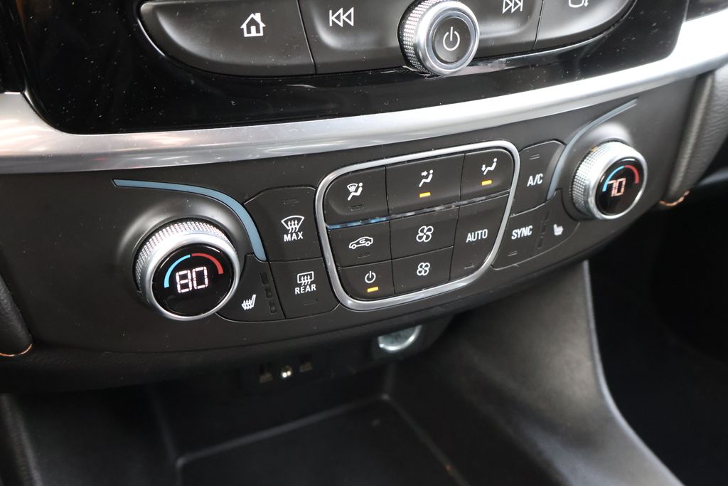 Thumbnail: 2019 Chevrolet Traverse - 24