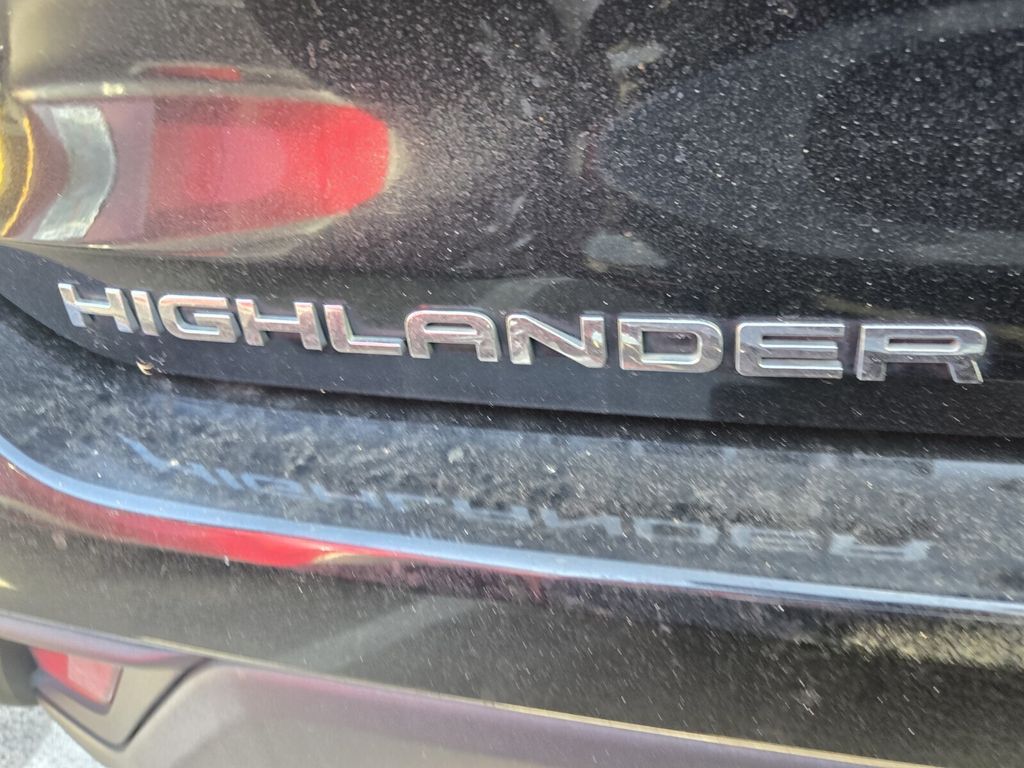 2023 Toyota Highlander - $33,999