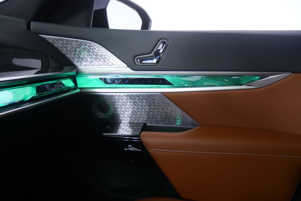 Thumbnail: 2025 BMW i7 - 28